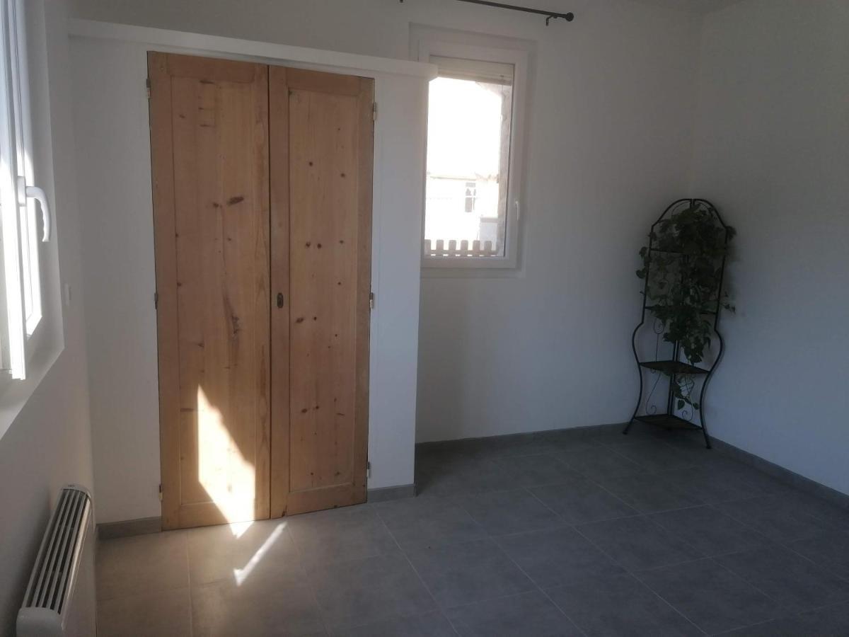 Appartement Dans Partie De Mas En Camargue Arles Buitenkant foto